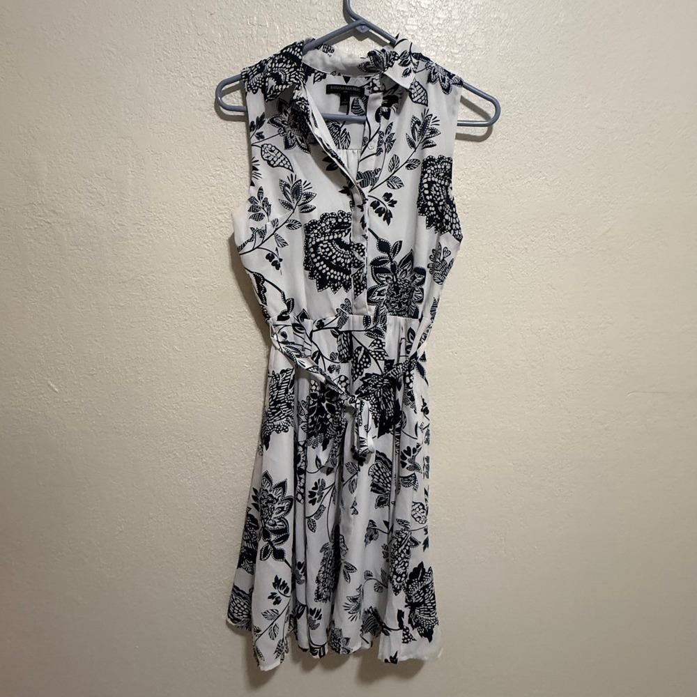 Banana Republic Womens Floral Sleeveless Shirt‎ Dress Navy White Size 2 Belted
